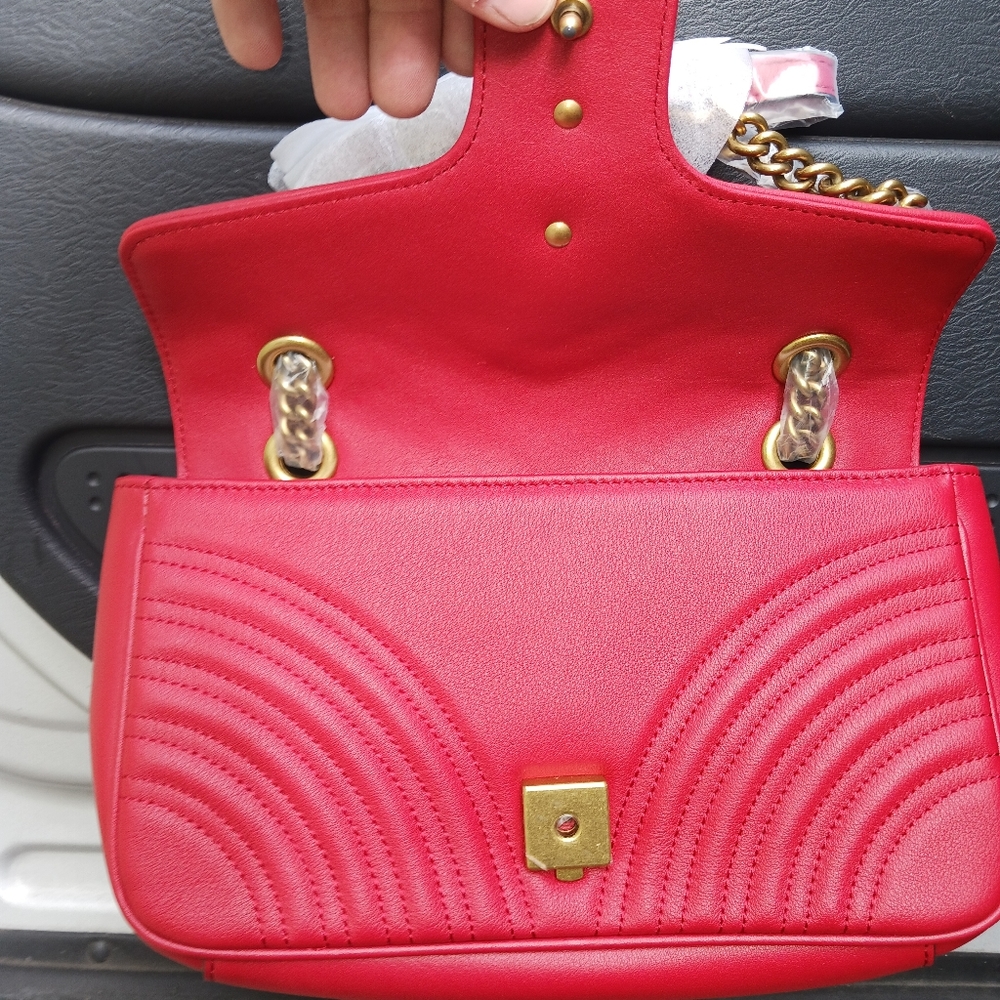 Gucci red small - Picture 2 of 8